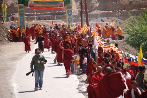 Monks and nuns line the street